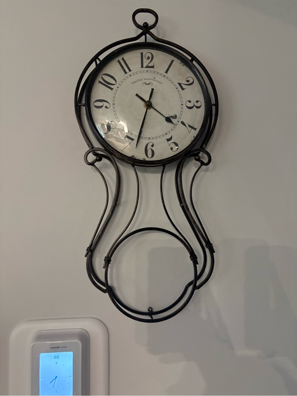 Vintage-Style Wall Clock in Dark Bronze - Unknown Brand - Picture 3 of 7